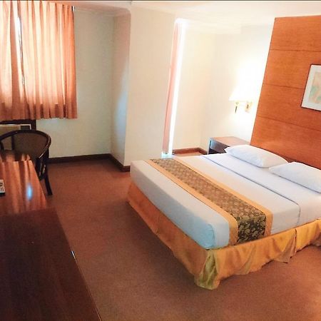 Iloilo Business Hotel Kültér fotó