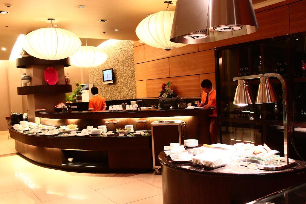 Iloilo Business Hotel Kültér fotó