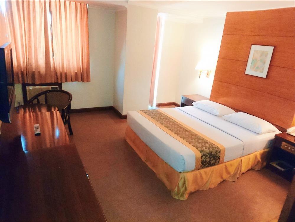 Iloilo Business Hotel Kültér fotó